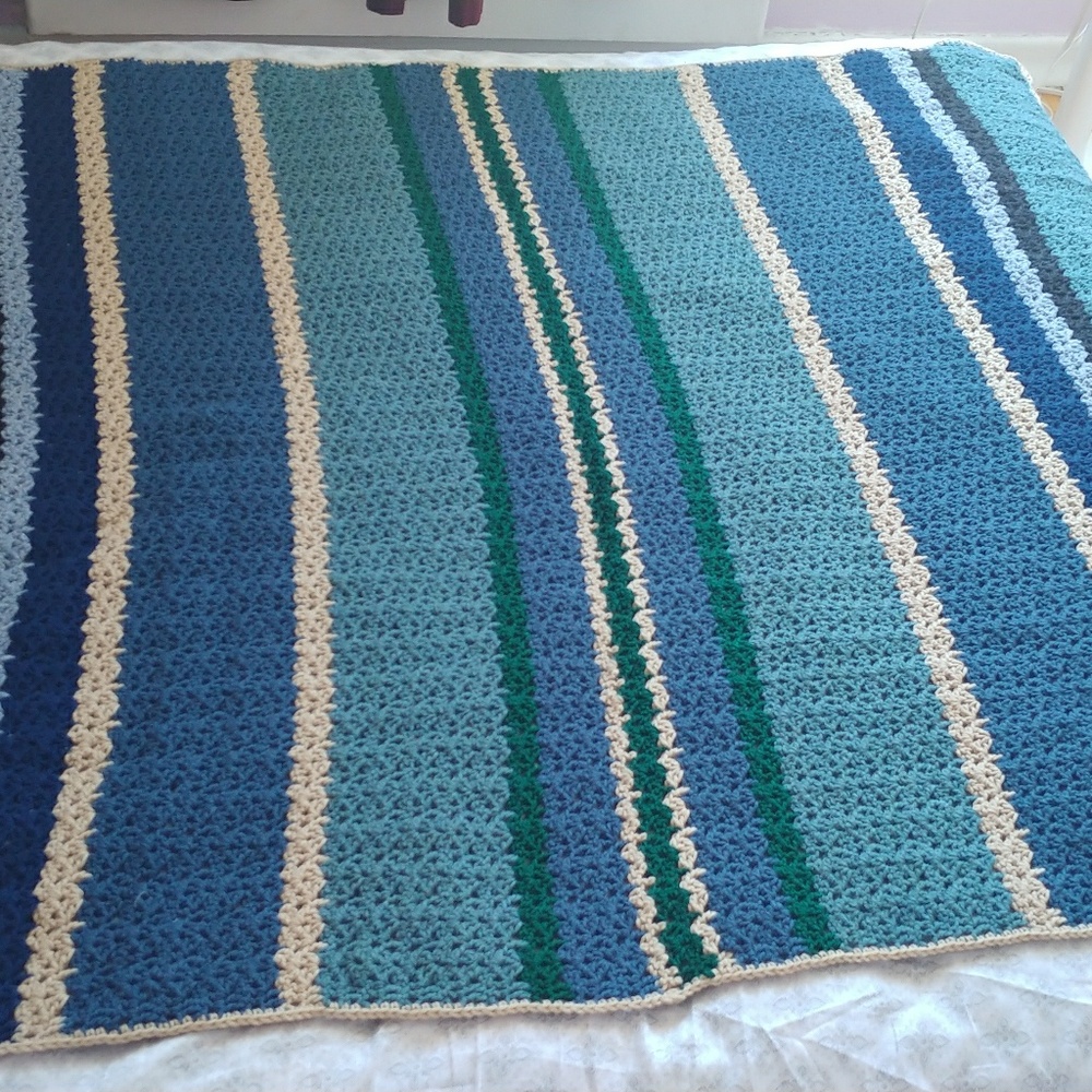Knitted blanket